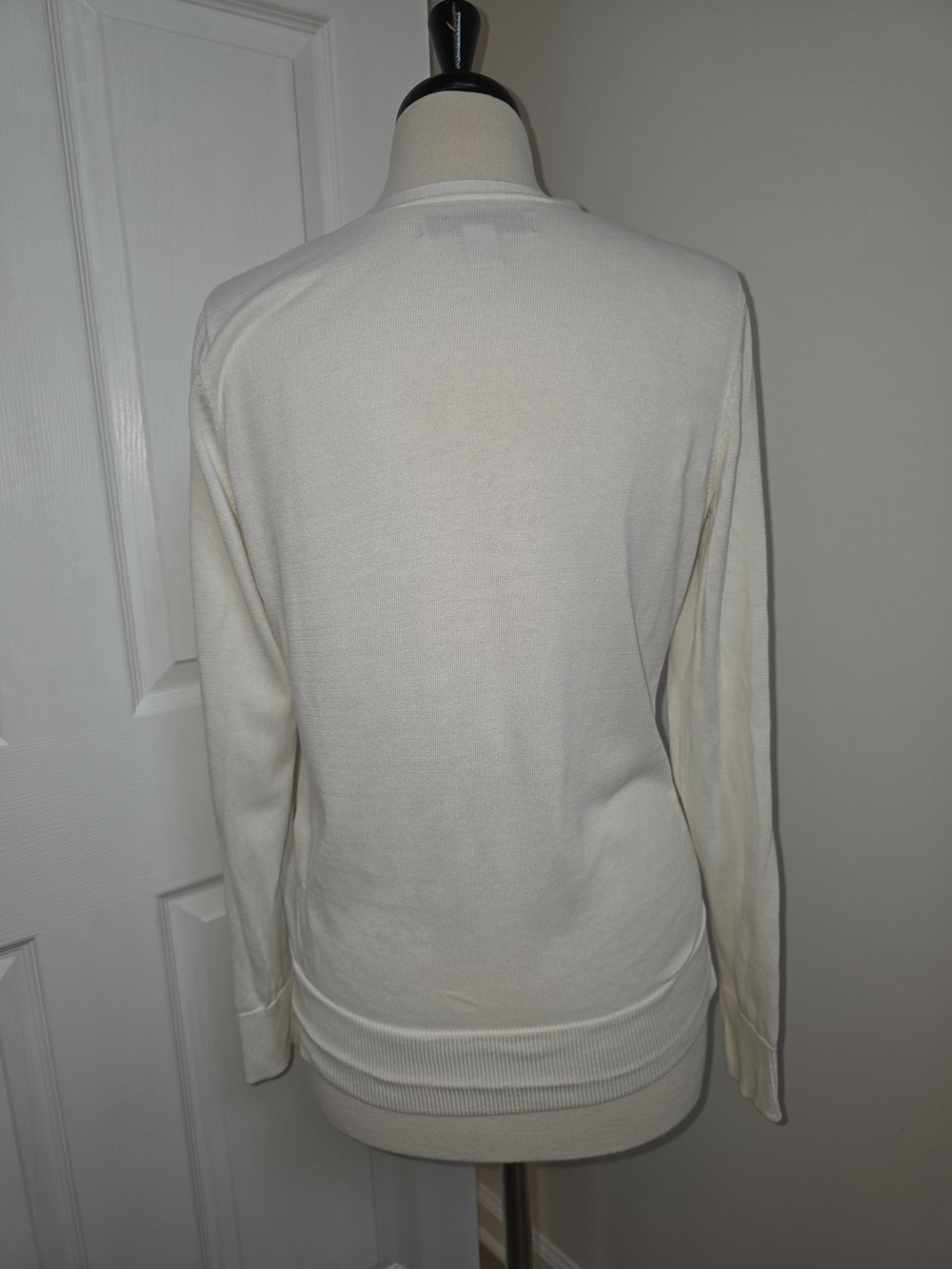 Amazon Essentials Cream V-Neck Button Front Cardigan - Picture 3 of 11